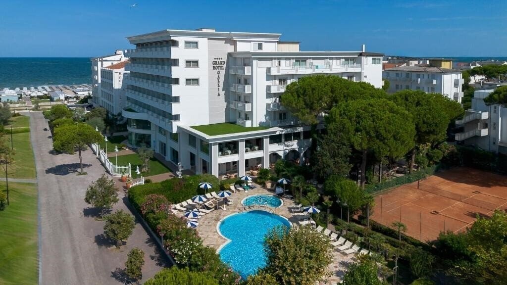 Отель Gallia Grand Hotel (Milano Marittima) 4*