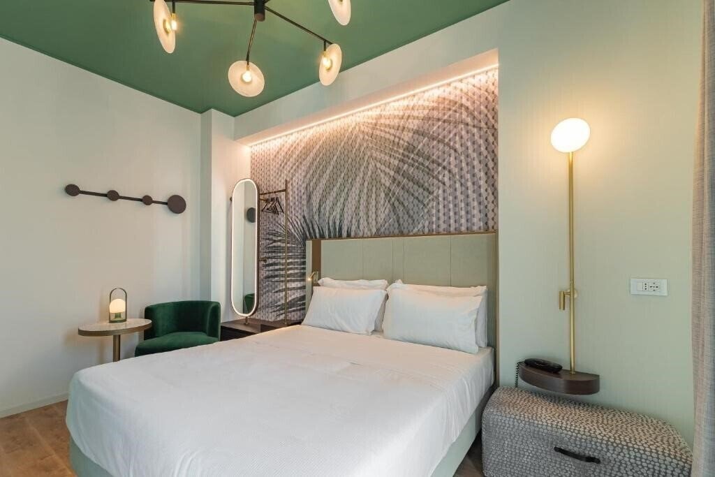 Boutique Hotel Martini 17 3* суреті