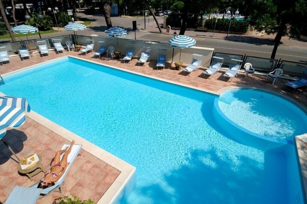 Imperiale Milano Marittima 4* суреті