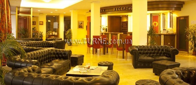 Augustus 4* фотосуреті