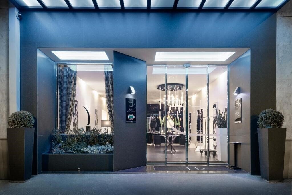 Отель Serius 4*