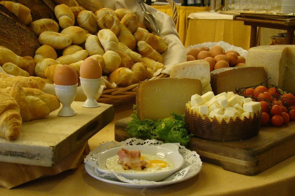 Отель Ramada Naples 4*