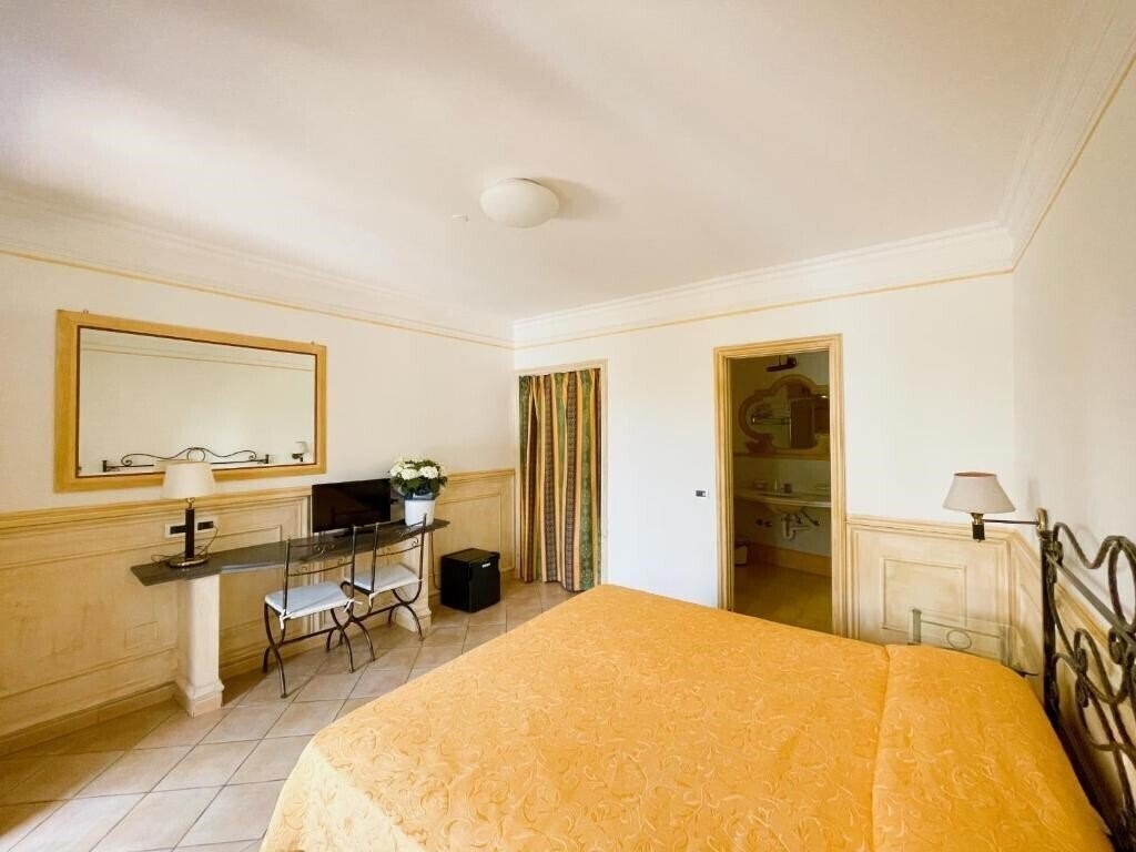 Lord Byron 3* суреті