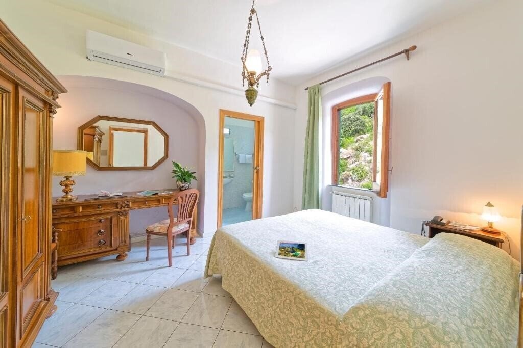 Zaro 4* суреті