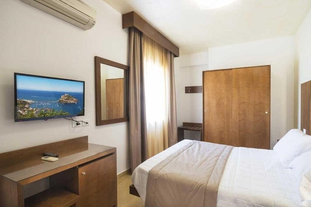 Bristol Terme 3* суреті