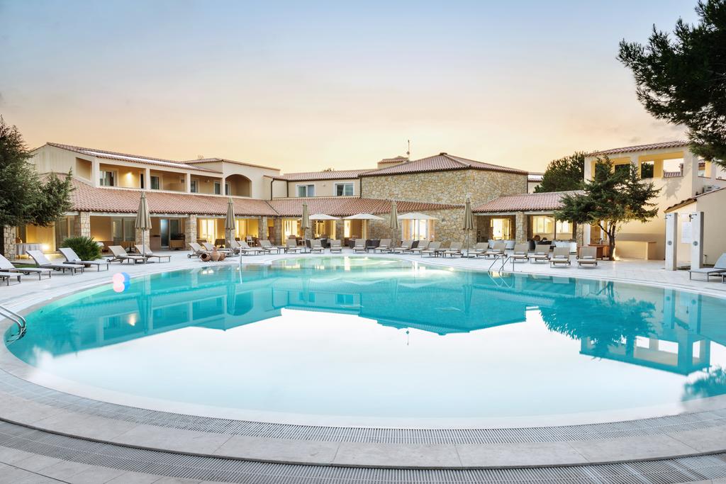 Отель Is Arenas Resort 5*