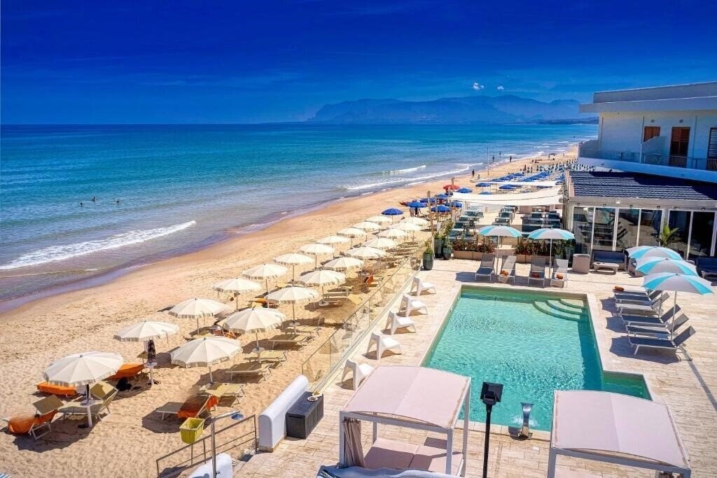 Отель La Battigia 4*