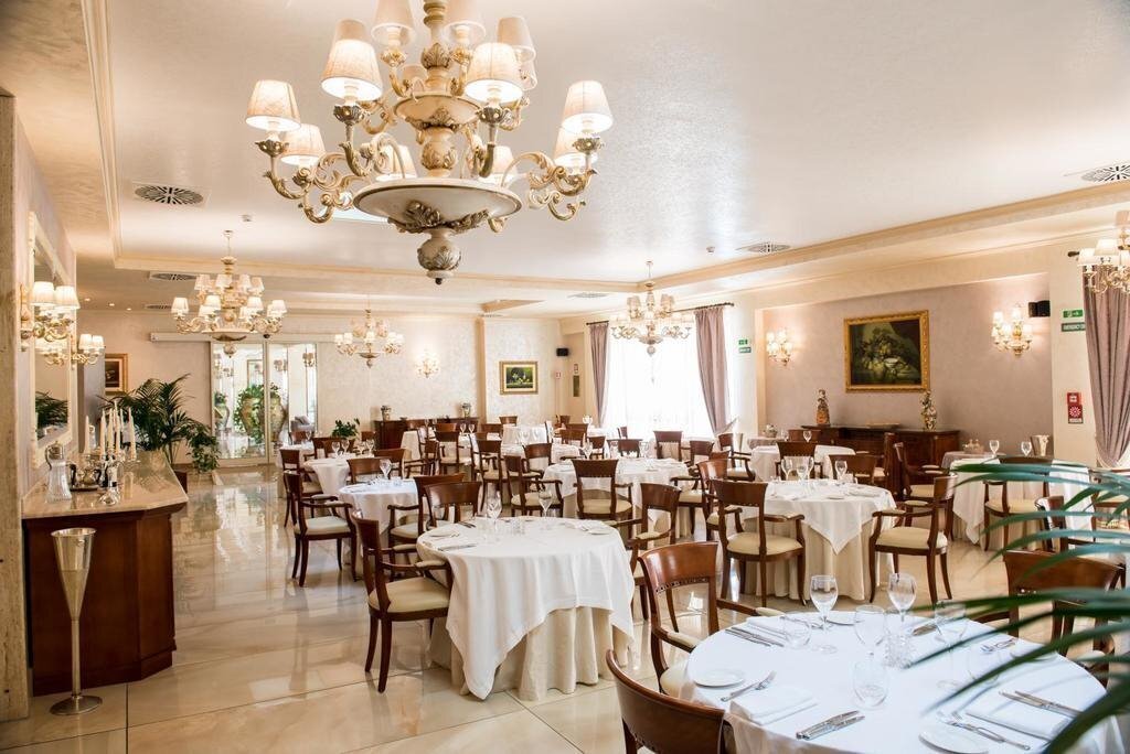 Diamond Naxos Taormina 5* суреті