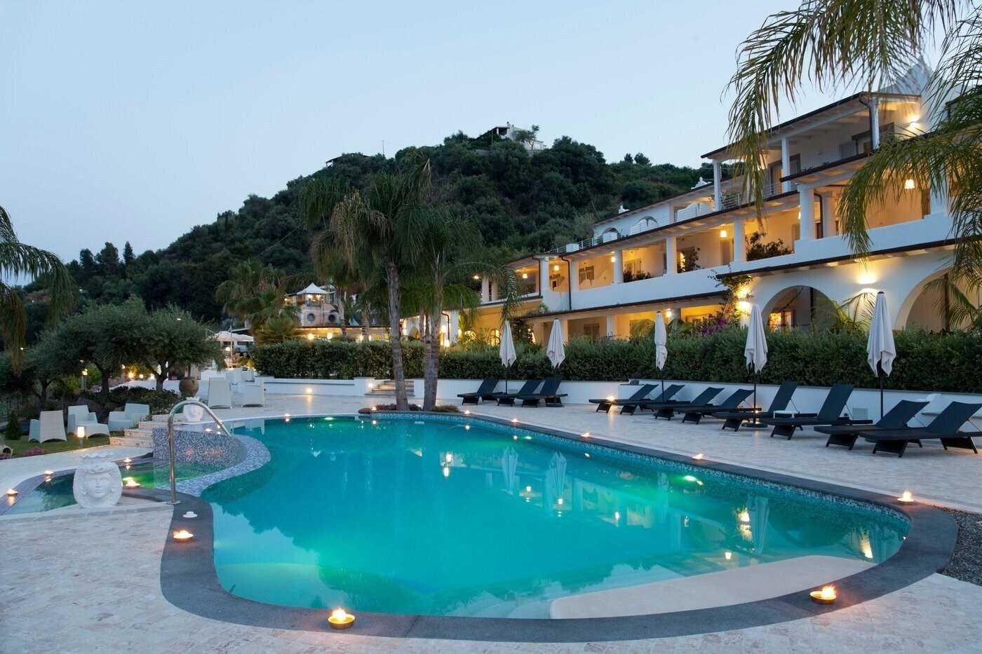 Borromeo Resort 4* қонақ үйі