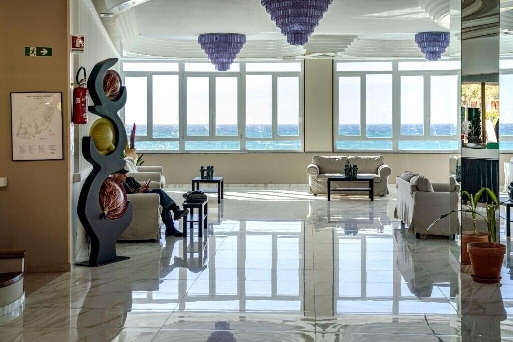 Картинка Carlton Riviera 4*