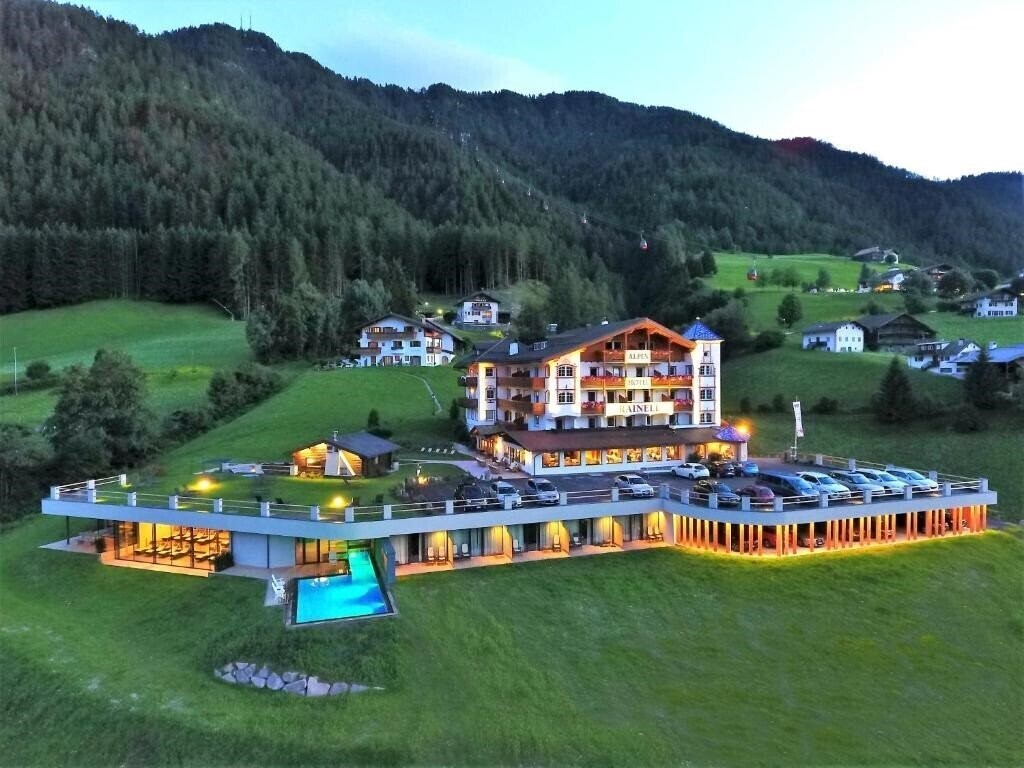 Отель Alpen Hotel Rainell 4*