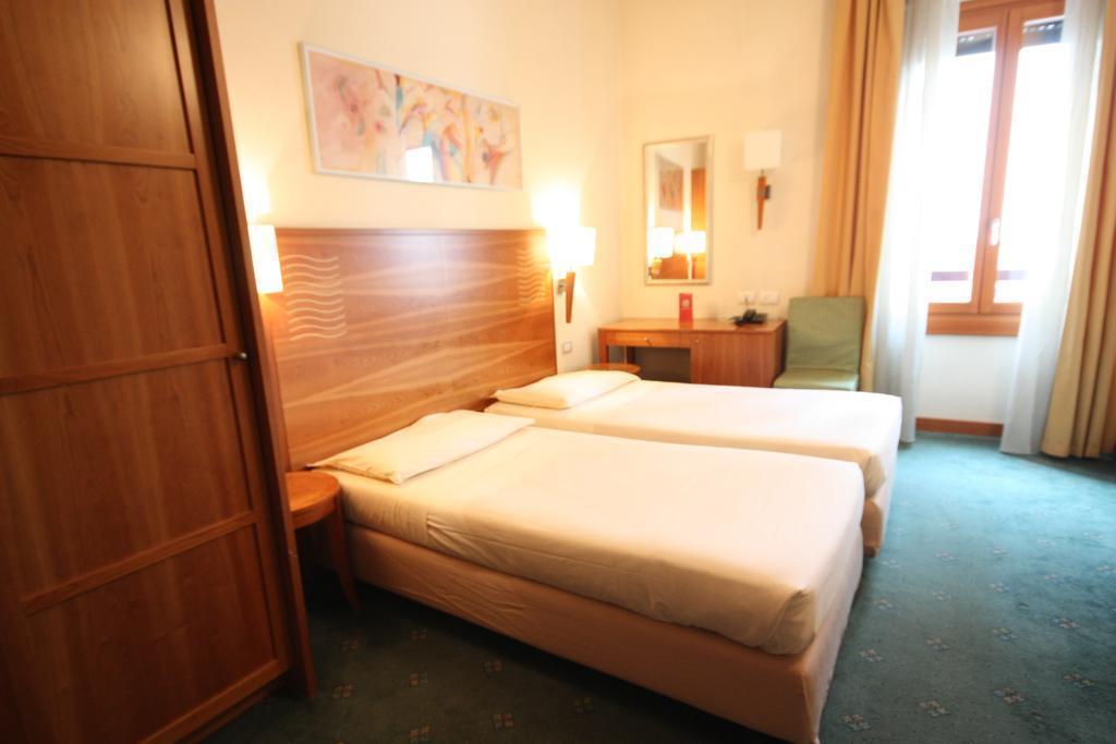 Фото Hotel Plinius 3*