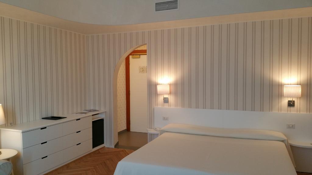 Отель Hotel Metropole & Suisse 4*