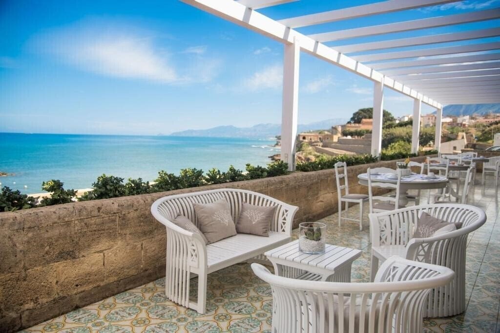 Tonnara 3* қонақ үйі