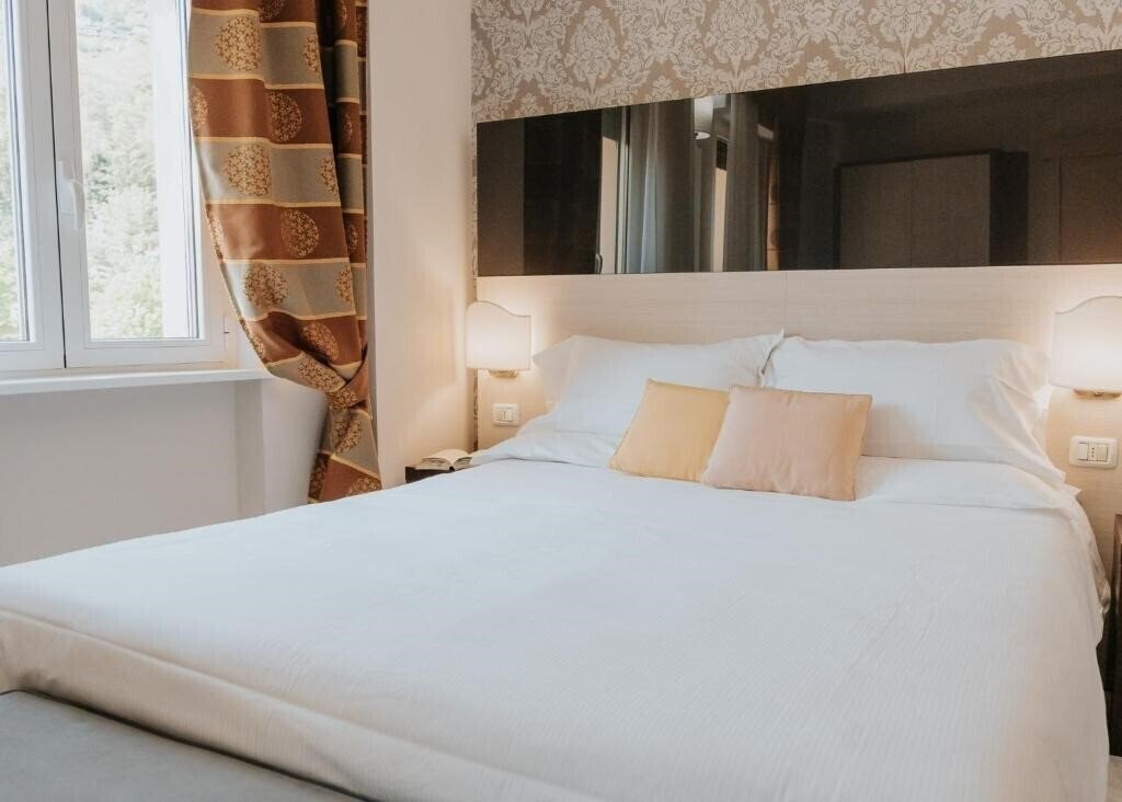 Картинка Flora 3*