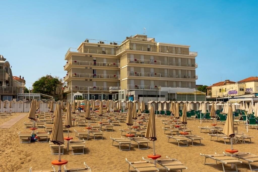 Отель President'S 3*