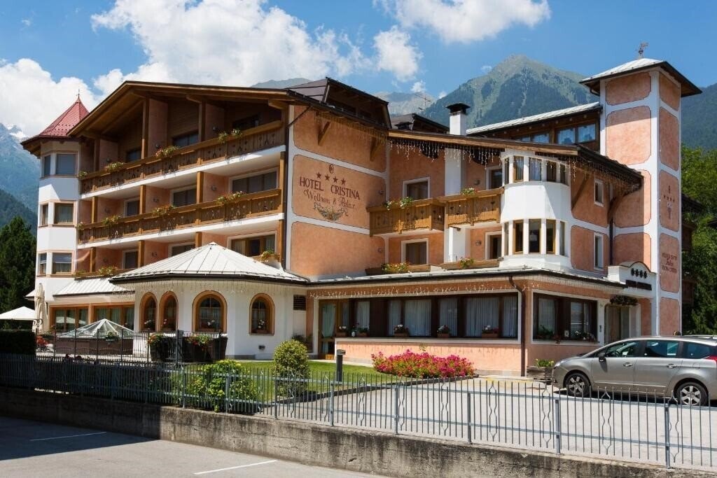 Hotel Cristina Pinzolo 4* қонақ үйі