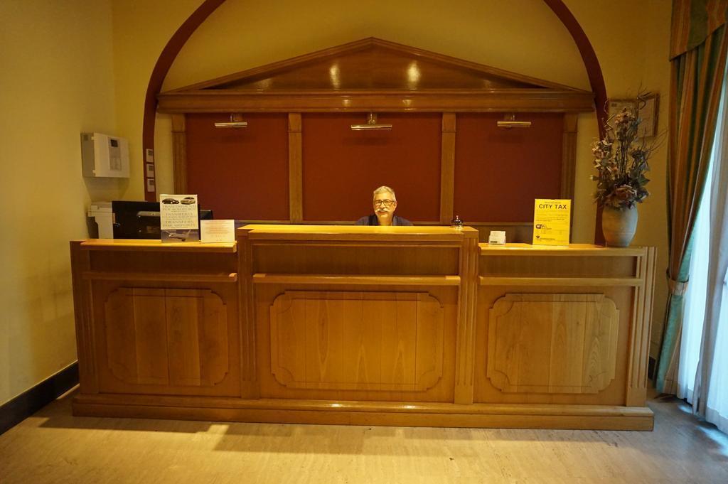 Картинка Mariano 3*