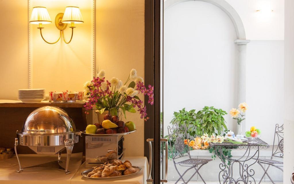 Фотография Embassy 4*