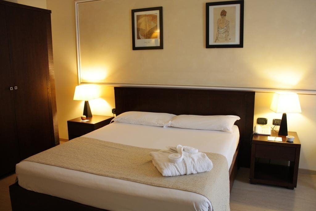 Фото iH Hotels Roma La Mela (ex. La Mela) 4*