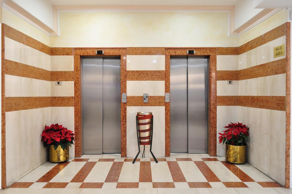 Oly Hotel 4* фотосуреті