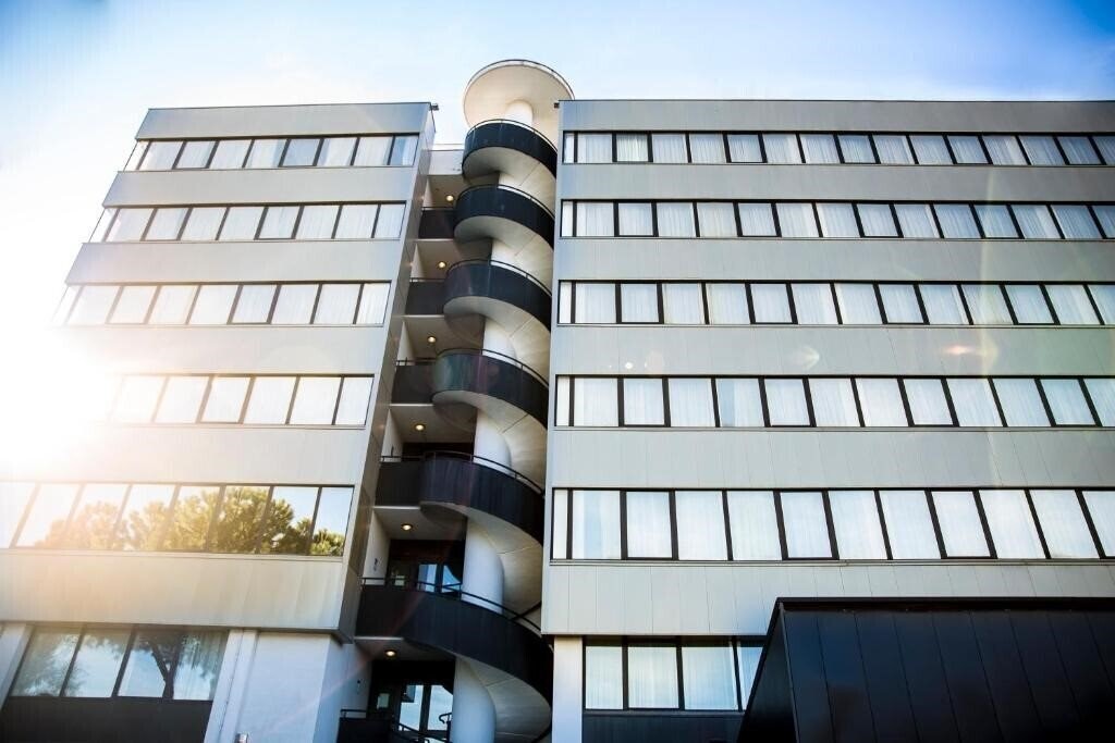 Отель Holiday Inn Rome - Pisana 4*