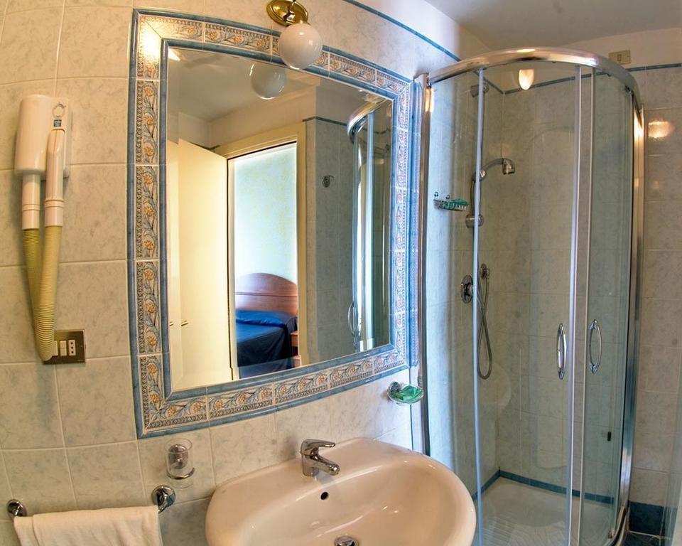 Фотография Laura 3*