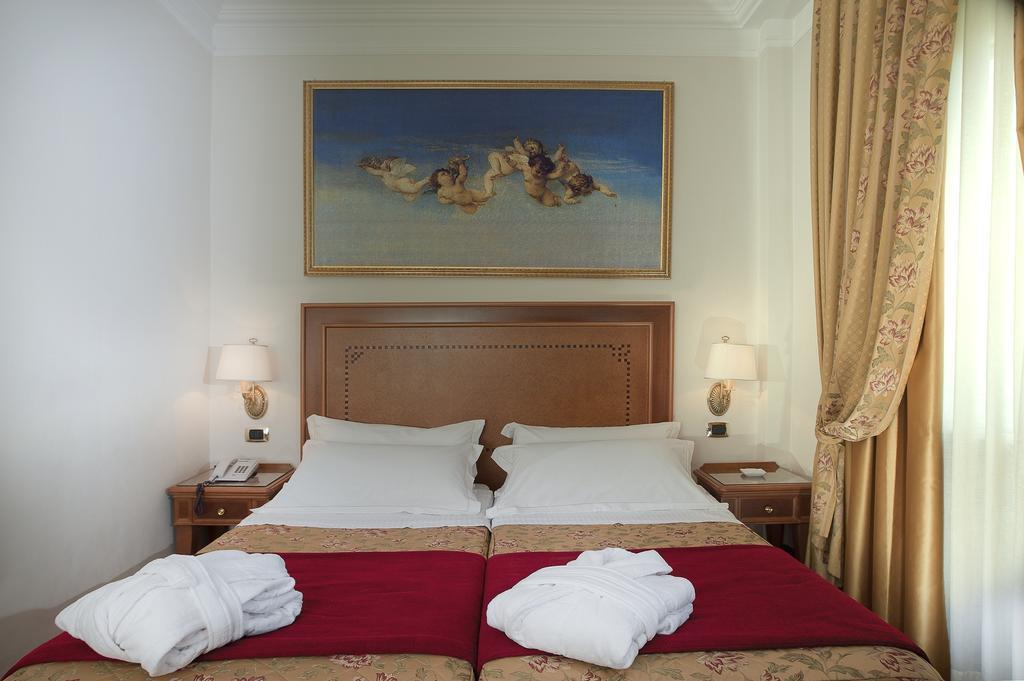 Pinewood Hotel Rome 4* фотосуреті