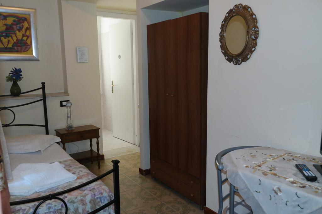 Картинка Alexis 2*