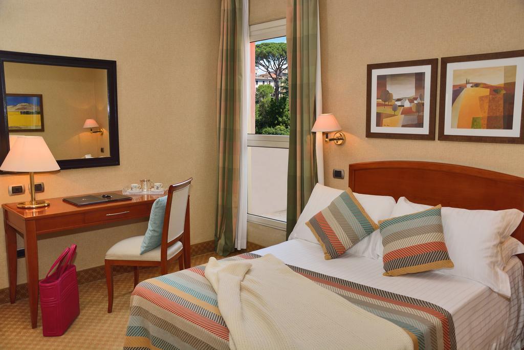 Отель Apogia Lloyd Rome 3*