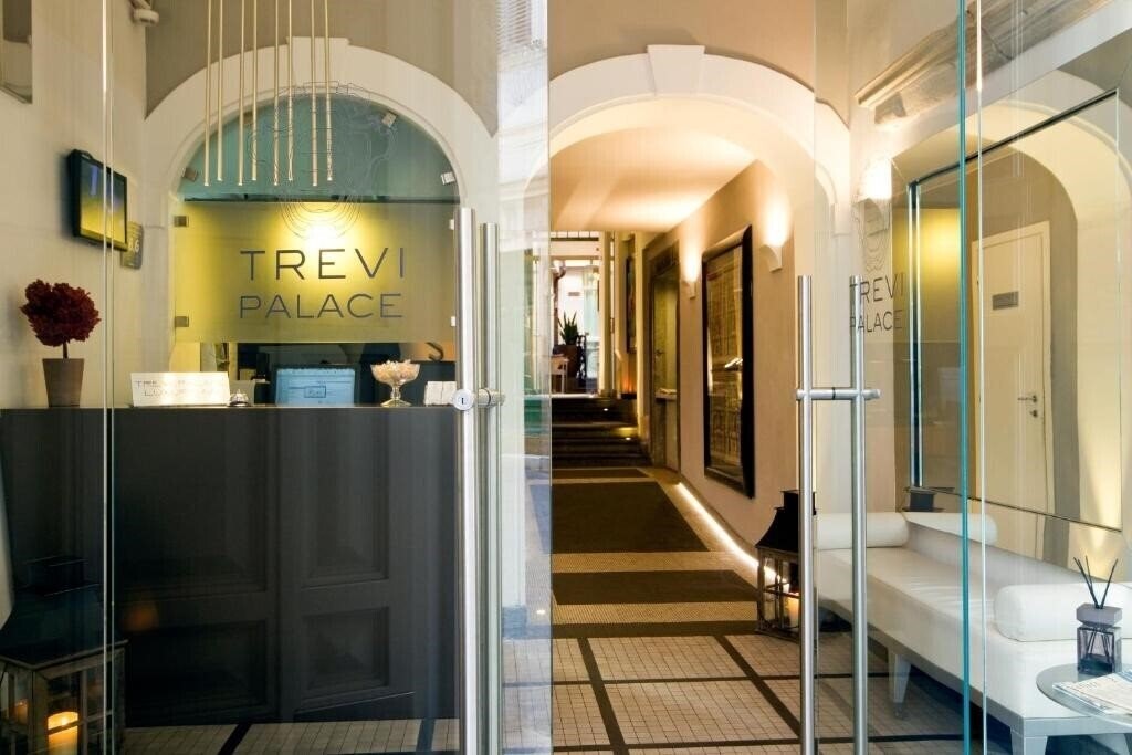 Отель Trevi Palace Luxury Inn 5*