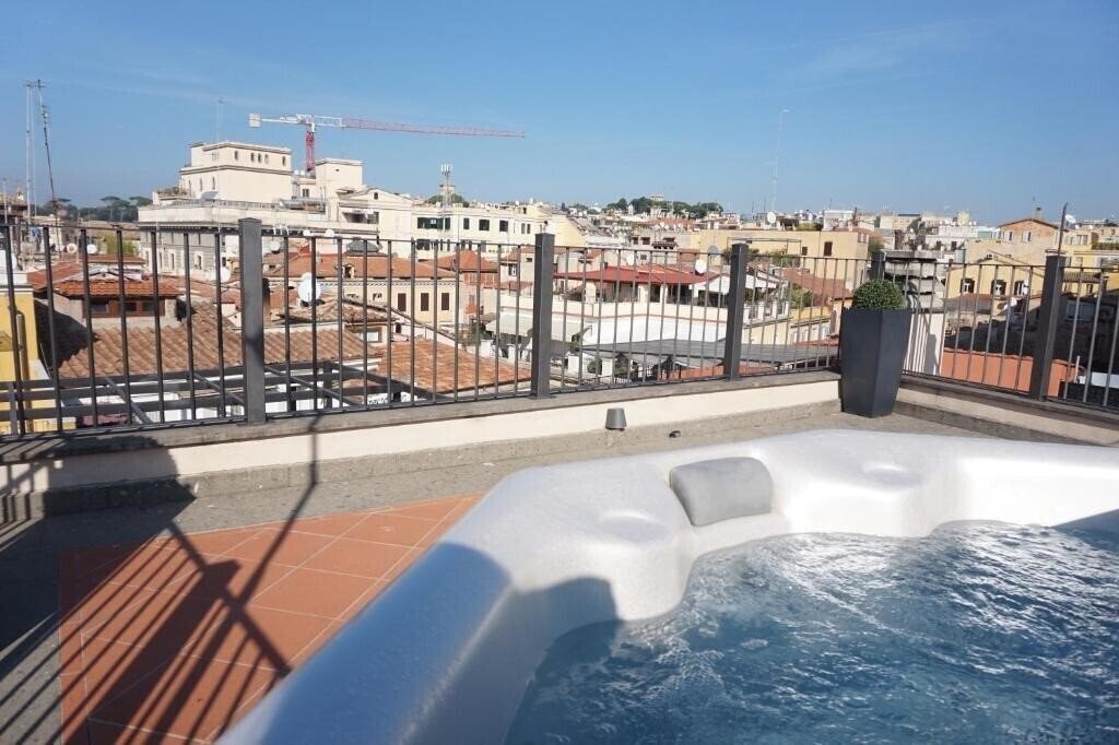 Фото Trevi Palace Luxury Apartments 5*