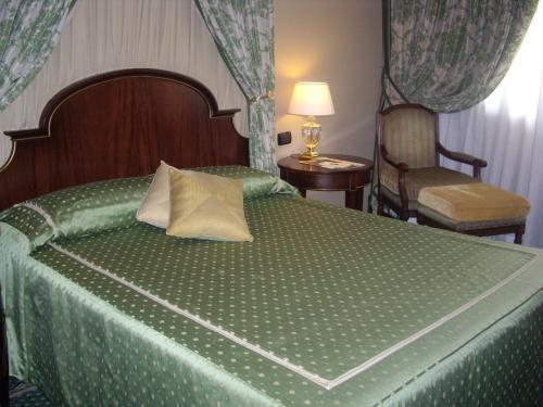 River Chateau 4* фотосуреті