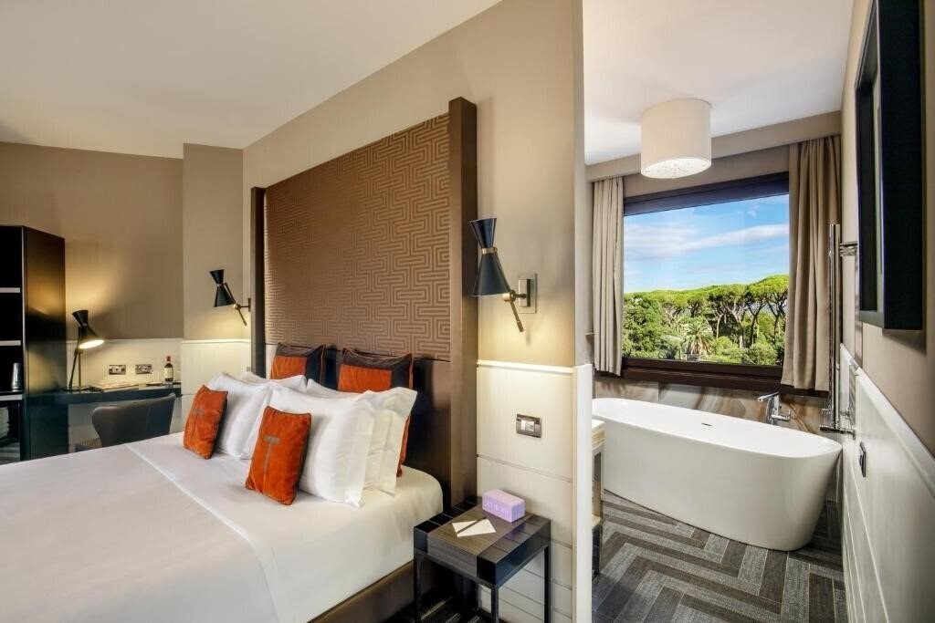 Отель The Tribune 4*