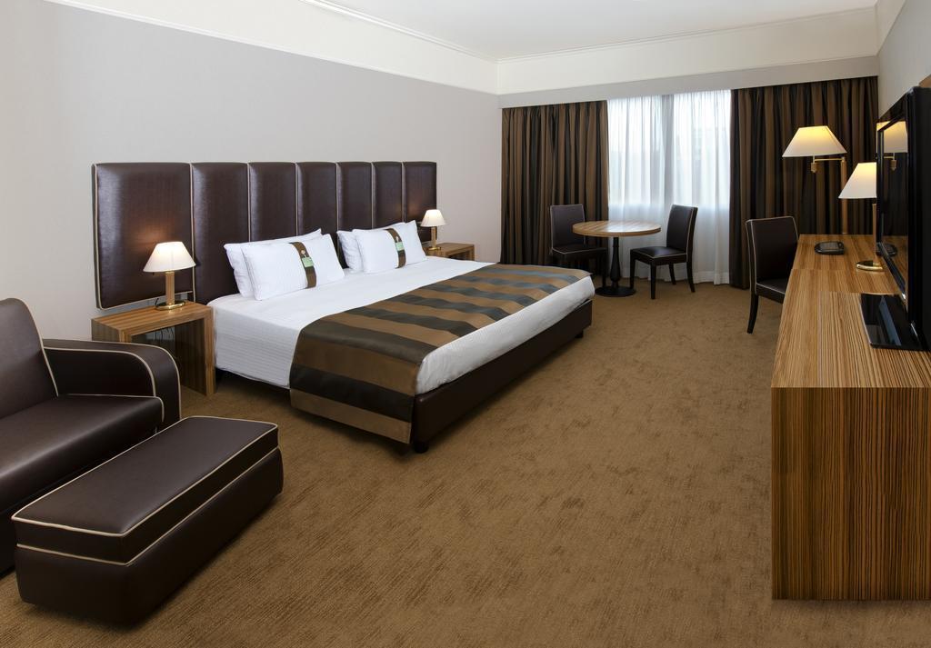 Holiday Inn Rome Eur Parco dei Medici 4* суреті