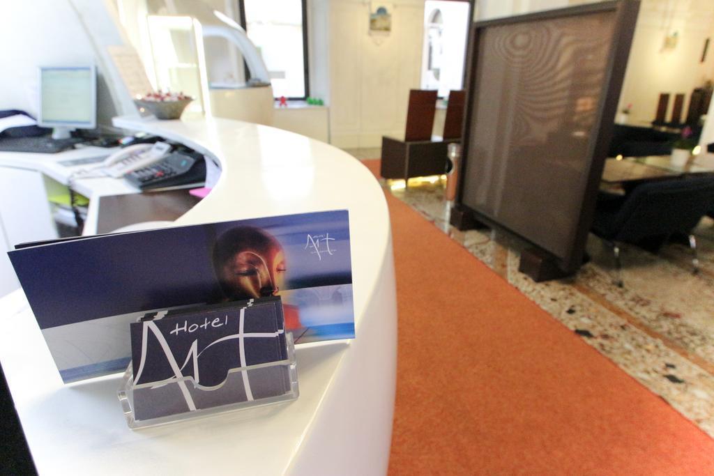 Art by the Spanish Steps 4* суреті