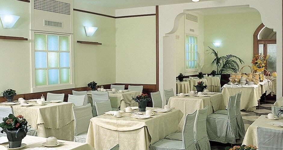 Grand Hotel Olympic 4* фотосуреті