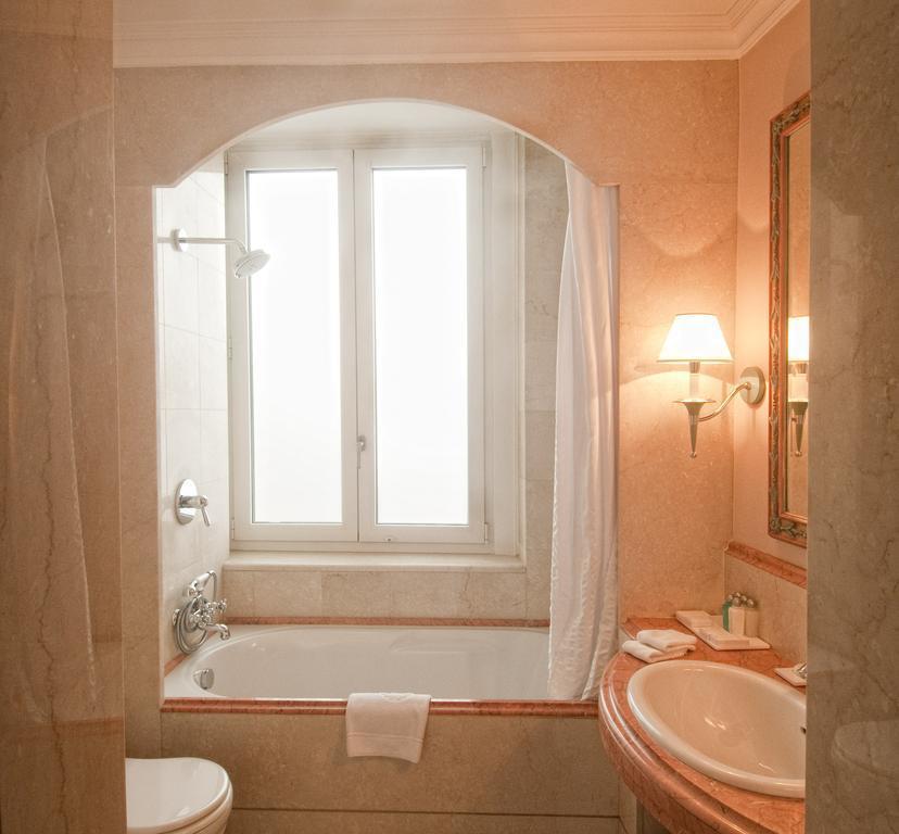 Изображение Marriott Grand Hotel Flora 4*