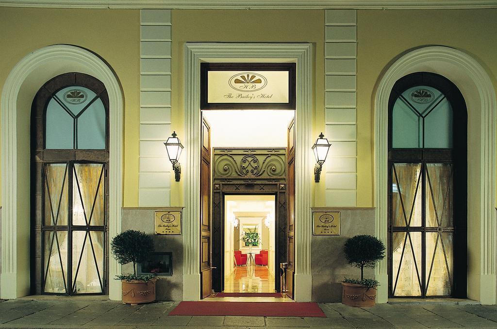 Отель Bailey's 4*