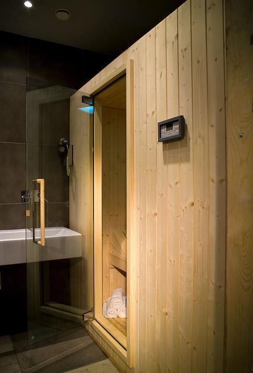 Фото Black Hotel 4*