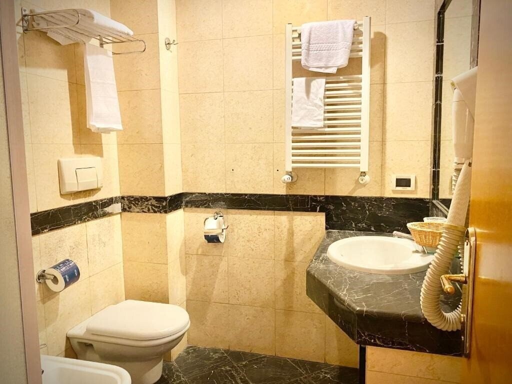 Champagne Palace 4* суреті