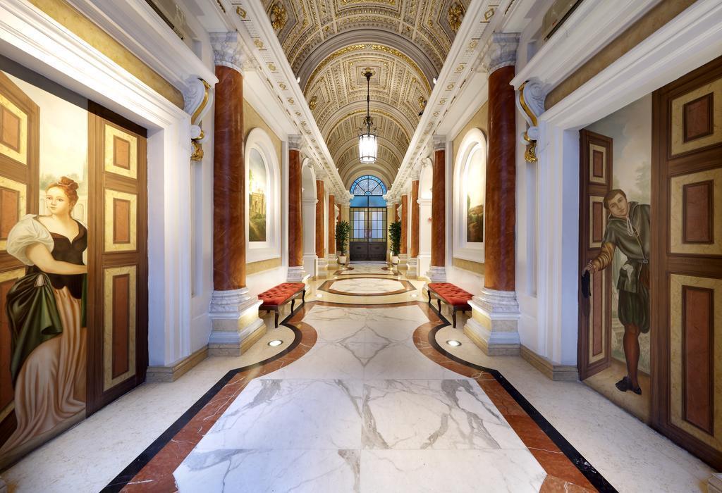 International Palace 4* суреті