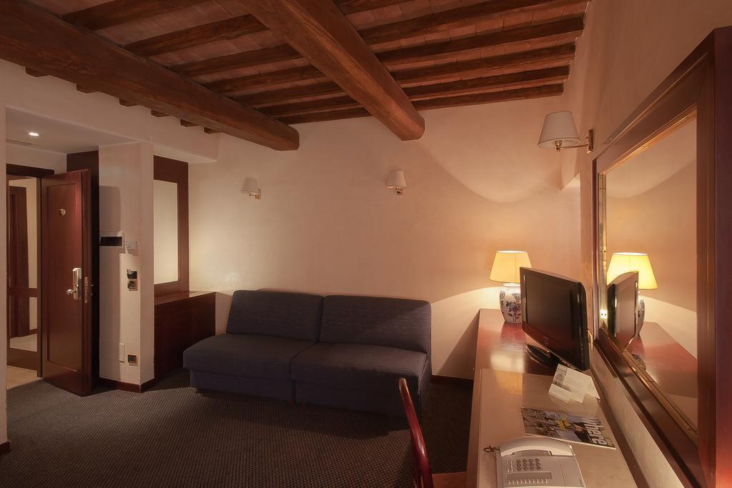 Accademia Rome 3* фотосуреті