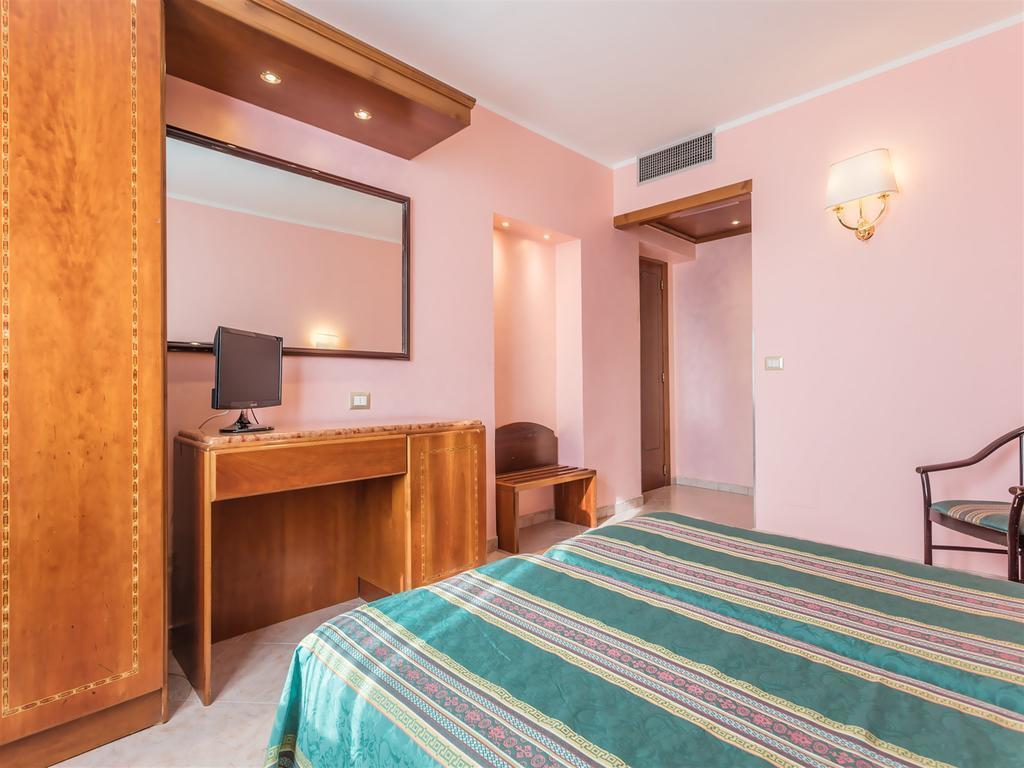 Siracusa 3* суреті