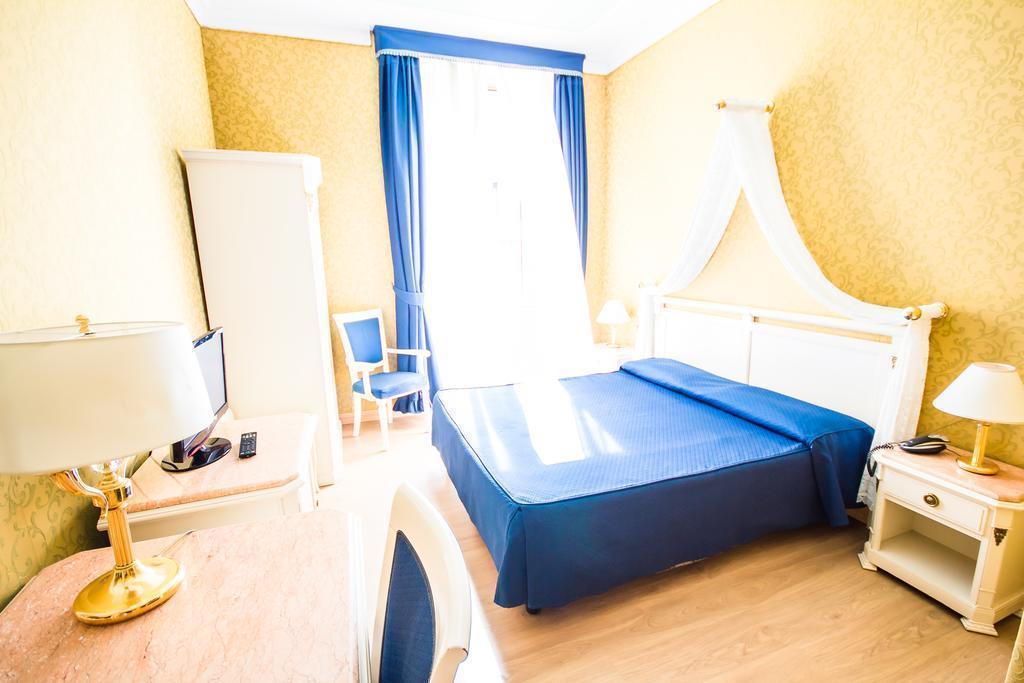 Отель Giorgi 3*