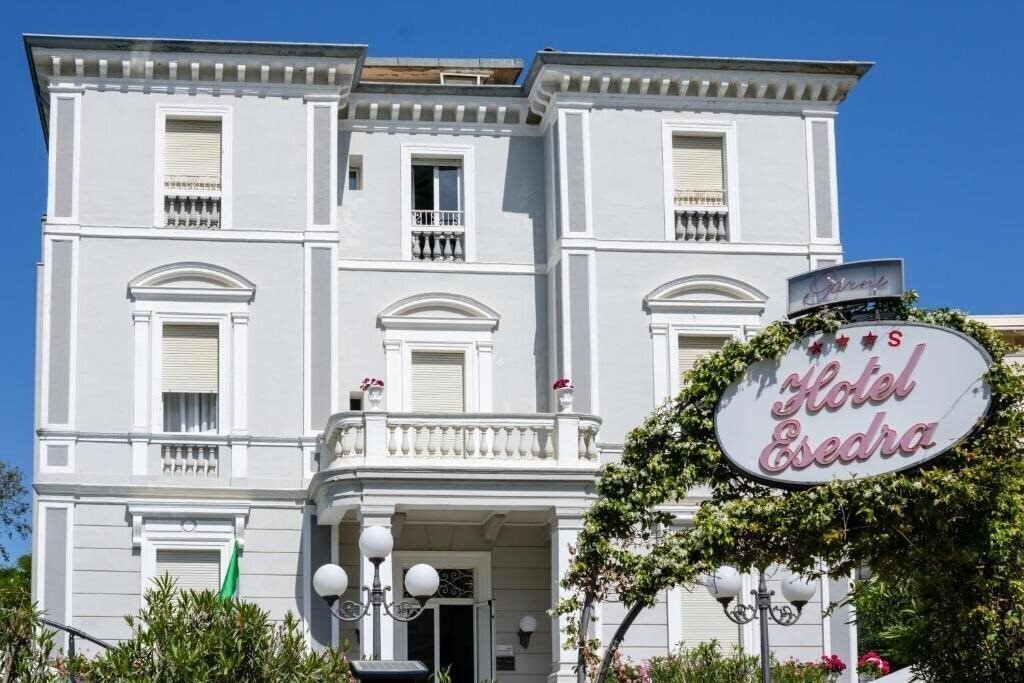 Отель Esedra 3*