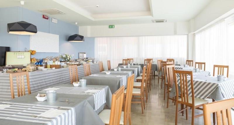 Фотография Hotel Near Carnaby Disco 3*