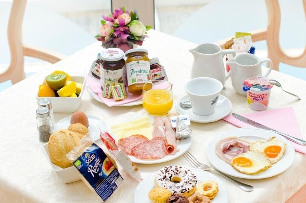 Hotel Royal Plaza 4* фотосуреті