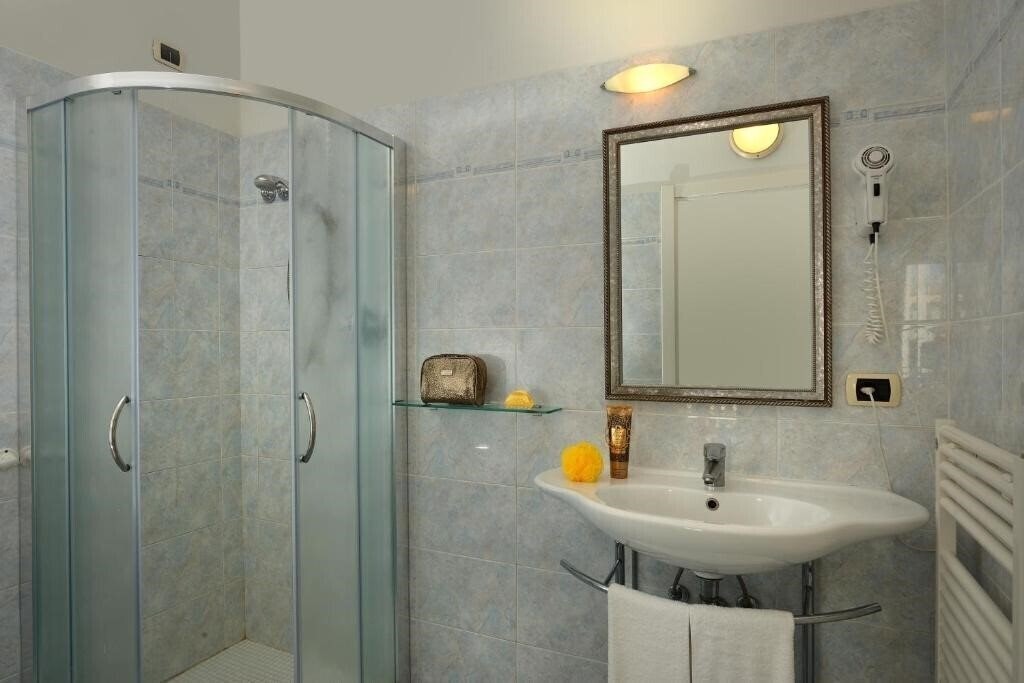 Gaston 4* фотосуреті