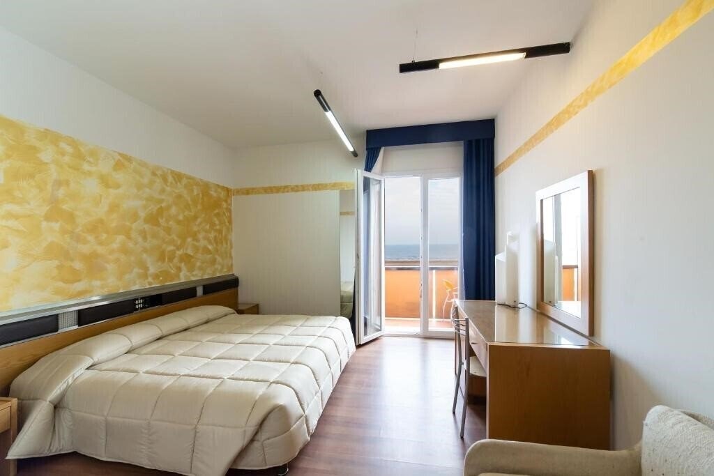 Фото Park Hotel 4*